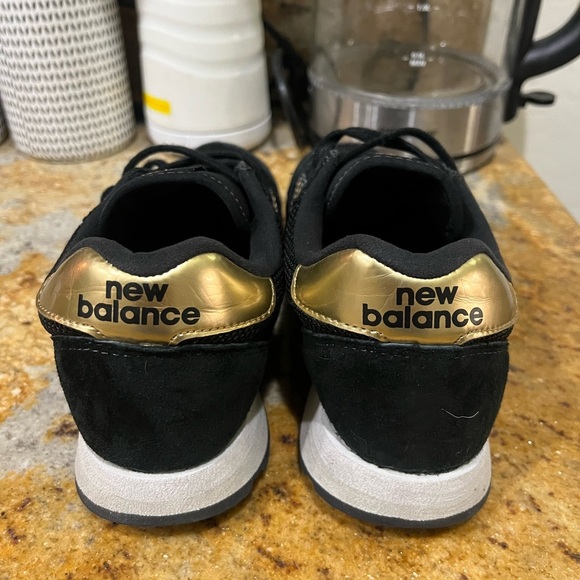 New Balance 520 size 6.5 - Picture 4 of 9